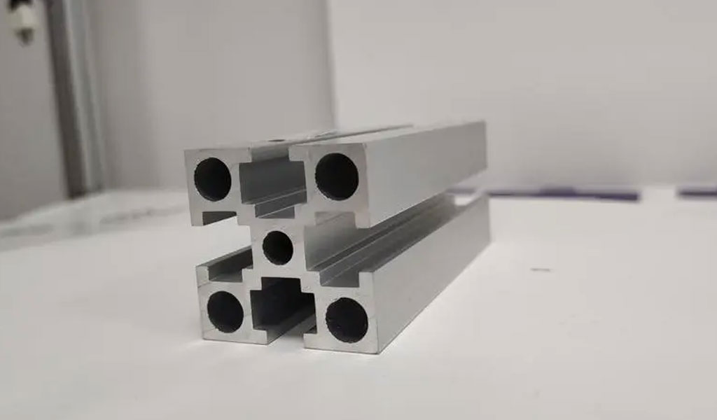 The Difference Between Drawn and Extruded Aluminum